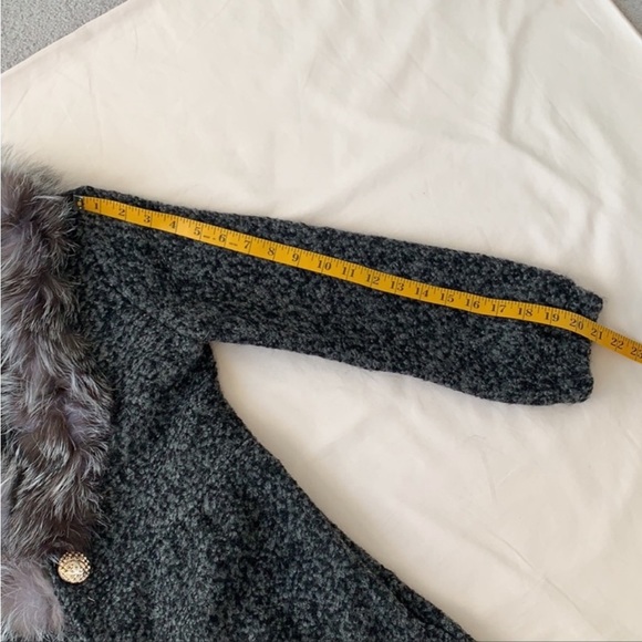 NWOT Fur trim coat, marbled grey, wool, size XS/S, gold button. - Picture 8 of 8